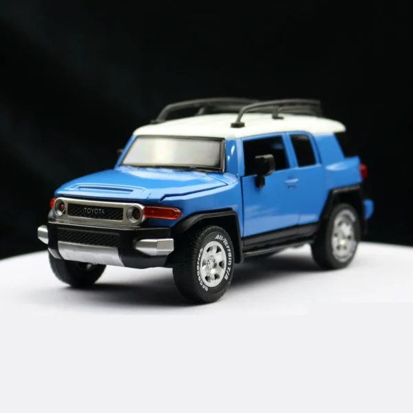 1/32  Cruiser FJ  Car Model Diecast Alloy SUV Off Road  Pull Back Sound & Light - Image 2