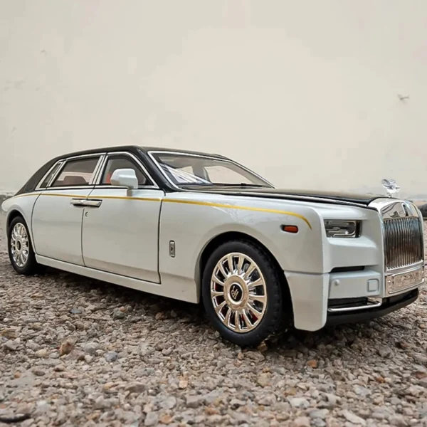 1:18 Rolls-Royce Phantom Zinc Alloy Pull Back Diecast Car with Sound and Light Realistic Model Toy for Collectors - Image 2