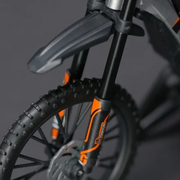 2025 SURRON official commemorative Light bee model assembled toys limited edition electric dirt bike hand assembled models - Image 2