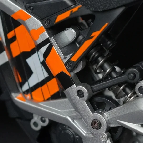 2025 SURRON official commemorative Light bee model assembled toys limited edition electric dirt bike hand assembled models - Image 4