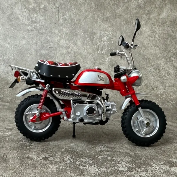 A AOSHIMA 1:12 2009 Monkey Z50J Motorcycle model Static ornament Birthday present New Year gift - Image 3