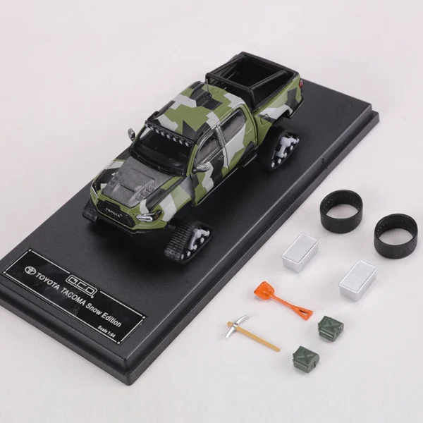 GCD 1:64 Tacoma Snow Car Alloy Model Car Includes Accessories - Image 3
