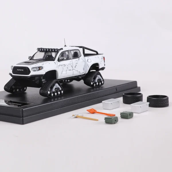 GCD 1:64 Tacoma Snow Car Alloy Model Car Includes Accessories - Image 2
