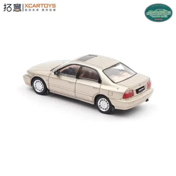 Xcartoys 1:64 Accord Gen.5 champagne Diecast Model Car - Image 2