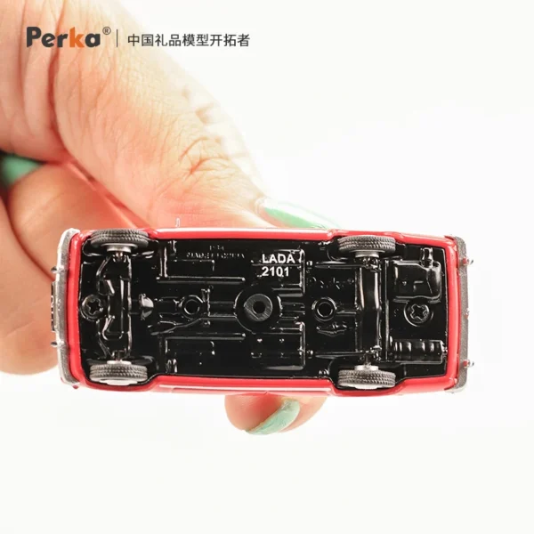 Perka 1/64 Classic Old Car The Former Soviet LADA2101 Car Alloy Motor Vehicle Diecast Metal Model Kids Xmas Gift Toys for Boys - Image 6