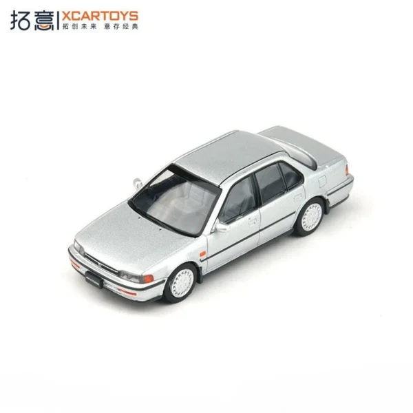 Xcartoys 1:64 Accord Gen.5 champagne Diecast Model Car - Image 4