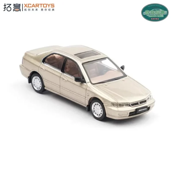 Xcartoys 1:64 Accord Gen.5 champagne Diecast Model Car - Image 3