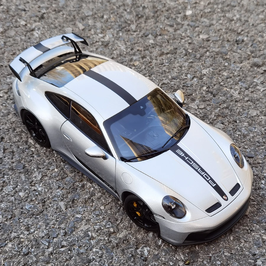 NOREV 1:18 scale New Porsche 911 992 GT3 2021 car model Sports car Metal car model Static display Holiday gift collection - Image 8