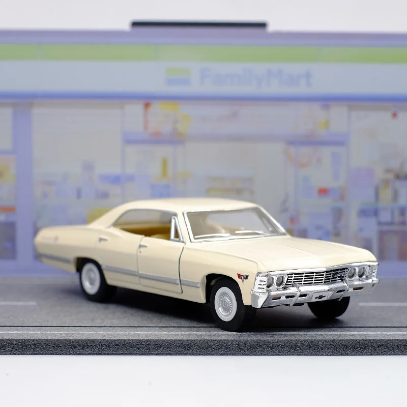 kinsmart 1967 Chevrolet Impala Alloy Diecast Car Model 1/43 Toy With Pull Back For Children Gifts Toy Collection - Image 6