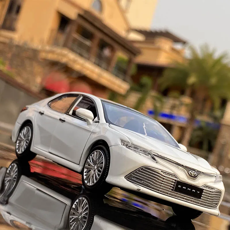 1-32-Toyota-Camry-Alloy-Car-Model-Diecast-Metal-Toy-Vehicles-Car-Model-Simulation-Sound-and.webp
