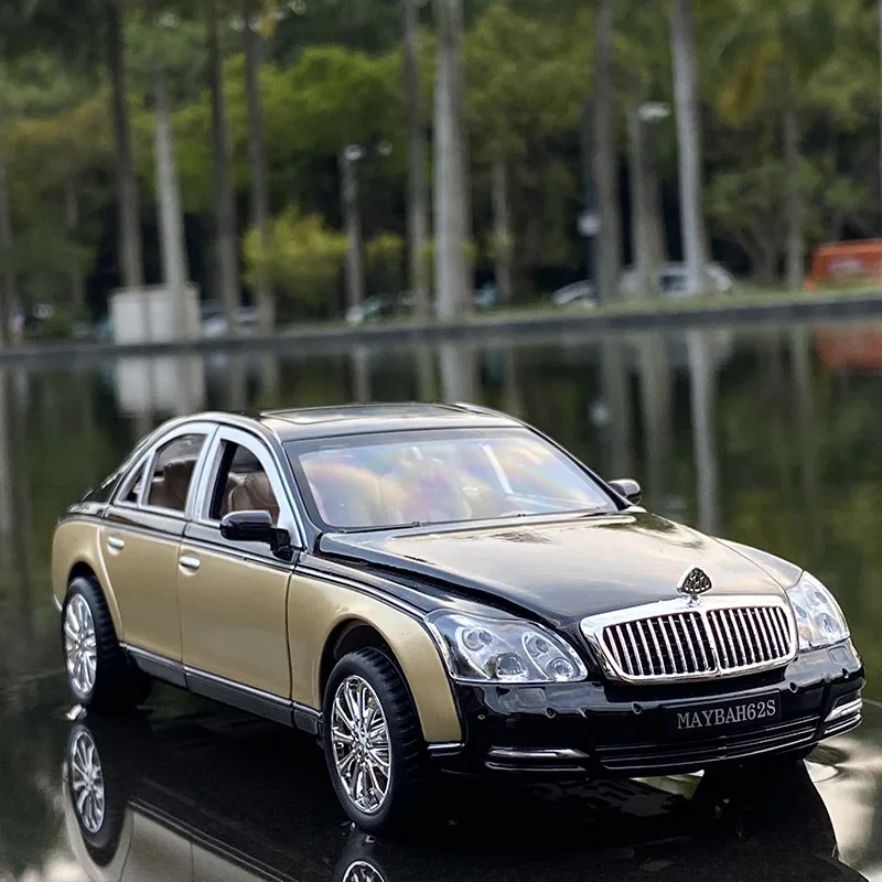 1-24-Maybach-62s-S650-Classic-Luxy-Car-Alloy-Car-Model-Diecasts-Metal-Toy-Vehicles-Car.webp