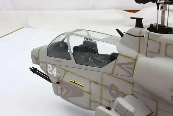 470サイズ AH-1 RCヘリコプター スケールファイバー胴体 メカ付き 3