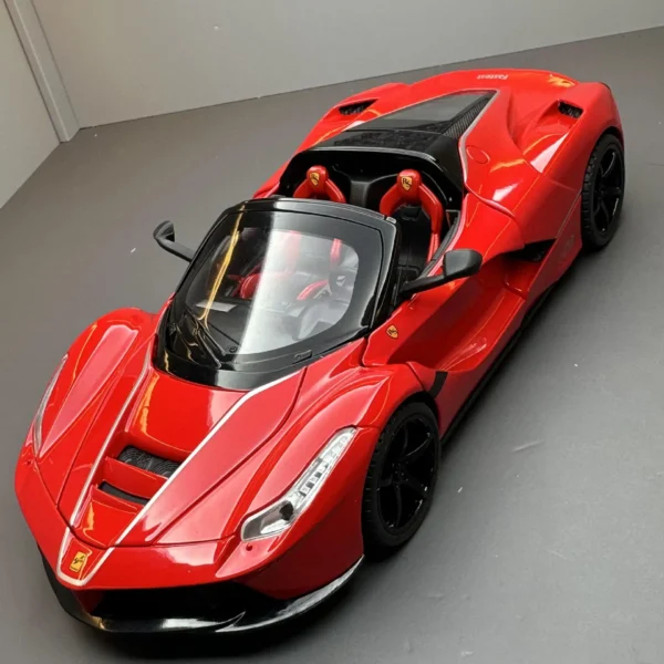 1:22 フェラーリ Laferrari コンバーチブル 合金 レーシング車模型ダイキャスト メタル車模型シミュレーション E187