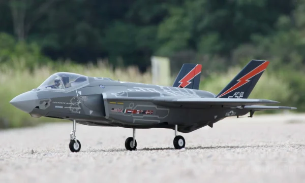 Freewing 70mm PNP F-35ライトニングV3 EDFジェットRC航空機モデル 高性能ダクテッドファン搭載 精密飛行対応 - 画像 (6)