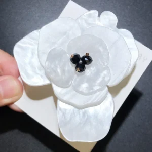 Wuli&baby 赤い花ブローチ アクリル二層 花飾り パーティー オフィス - 画像 (6)