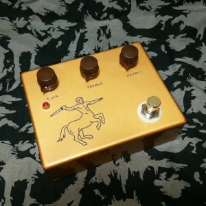 Klon Centaur 伝説のギターペダルのレプリカ。オリジナルのハイゲイン・トゥルーバイパスの手頃な価格のクローン。