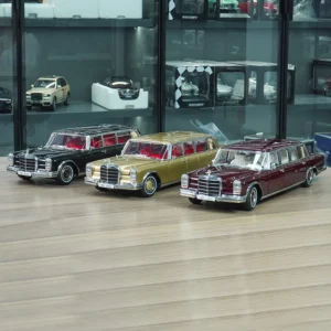 Kengfai 1:18 ベンツ プルマン W100 ベンツ 600 合金 ダイカストコレクションディスプレイ 友人の誕生日プレゼント 車模型