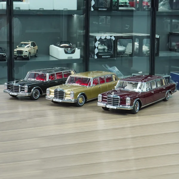 Kengfai 1:18 ベンツ プルマン W100 ベンツ 600 合金 ダイカストコレクションディスプレイ 友人の誕生日プレゼント 車模型