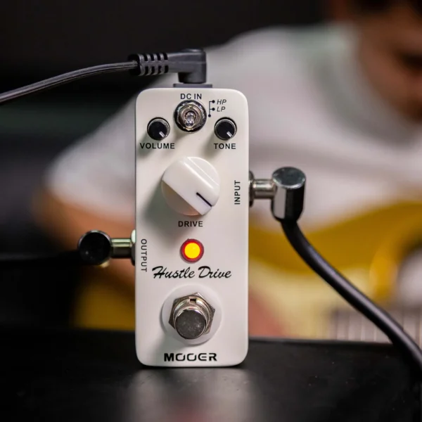 MOOER Hustle Drive ディストーションペダル、エレキギターディストーションペダル、2つの動作モード：ハイ/ローピークモード - 画像 (5)