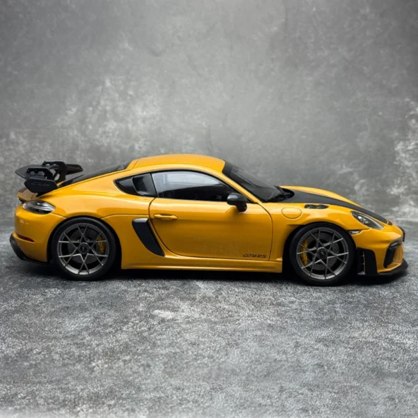 NOREV 1/18 ポルシェ ケイマン GT4 RS 2023 ミニカー - 画像 (4)