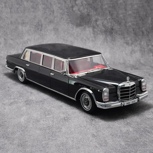 Kengfai 1:18 ベンツ プルマン W100 ベンツ 600 合金 ダイカストコレクションディスプレイ 友人の誕生日プレゼント 車模型 - 画像 (2)