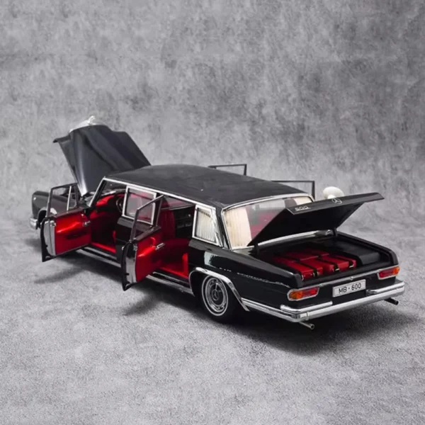 Kengfai 1:18 ベンツ プルマン W100 ベンツ 600 合金 ダイカストコレクションディスプレイ 友人の誕生日プレゼント 車模型 - 画像 (4)