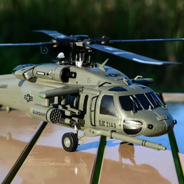 Yuxiang F09V 6CH ブラックホーク ラジコンヘリ UH60 模倣 武装ヘリ 模型 飛行玩具 - 画像 (2)