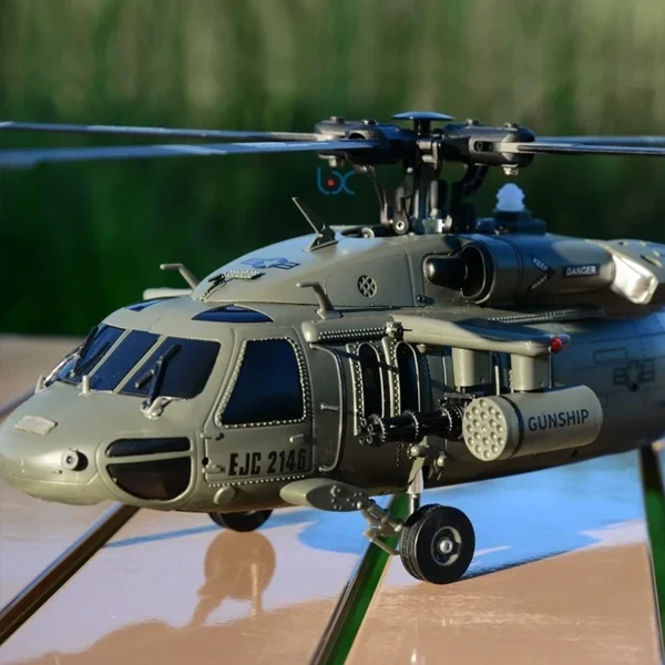 Yuxiang F09V 6CH ブラックホーク ラジコンヘリ UH60 模倣 武装ヘリ 模型 飛行玩具 - 画像 (3)