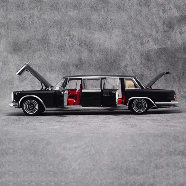 Kengfai 1:18 ベンツ プルマン W100 ベンツ 600 合金 ダイカストコレクションディスプレイ 友人の誕生日プレゼント 車模型 - 画像 (3)